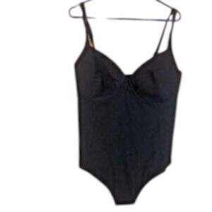 Women's Old Navy One Piece Swimsuit Size 3X Black with Built In Bra w/liner NWT